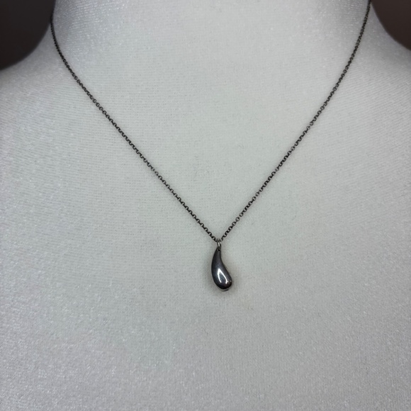 Tiffany's Silver Teardrop Necklace Elsa Peretti - Picture 7 of 8